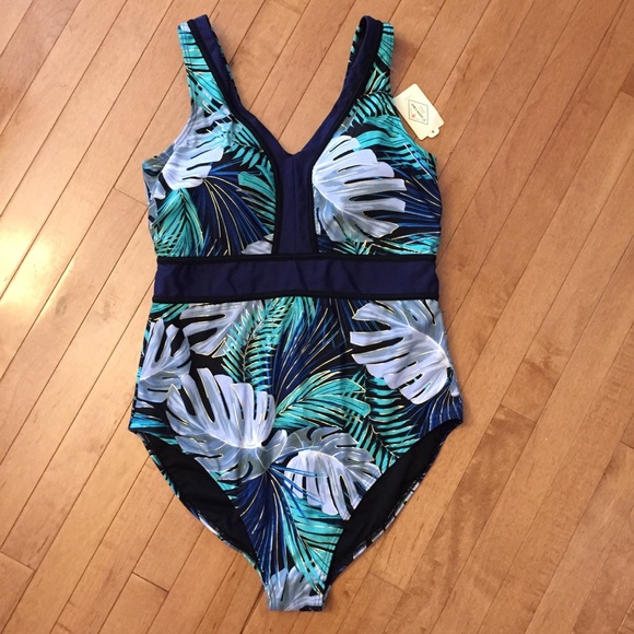 NWT ST. JOHN’S BAY 20W One Piece Tropical Swimsuit